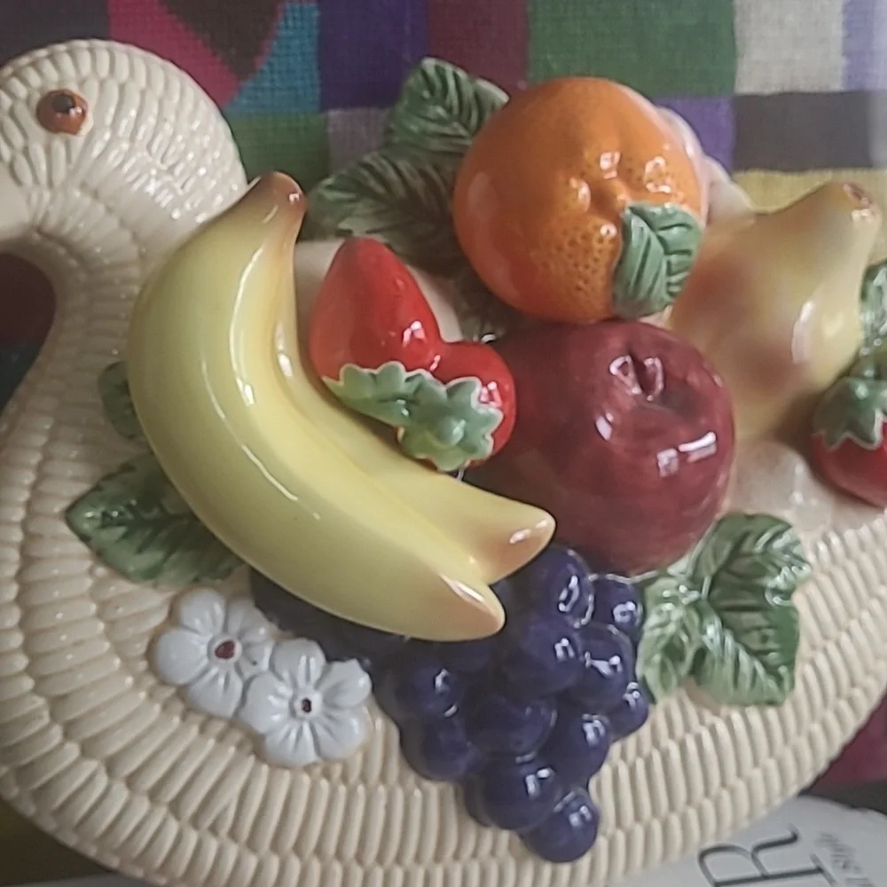 VINTAGE MAJOLICA CERAMIC DUCK FRUIT BASKET WALL HANGING